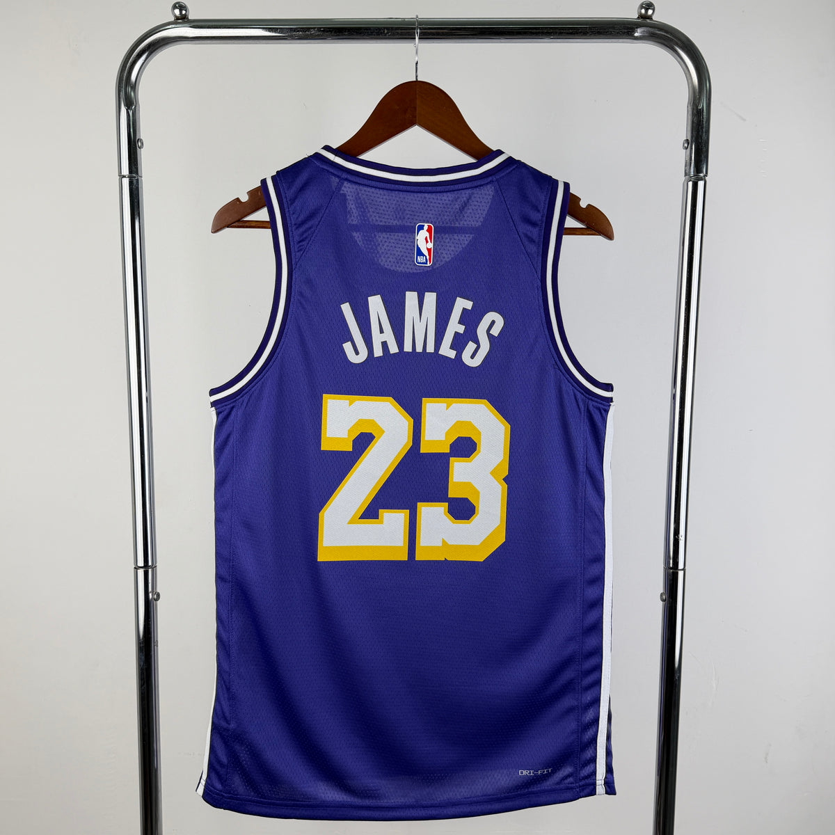 Maillot Los Angeles Lakers n° 23 – Édition spéciale – photo 12
