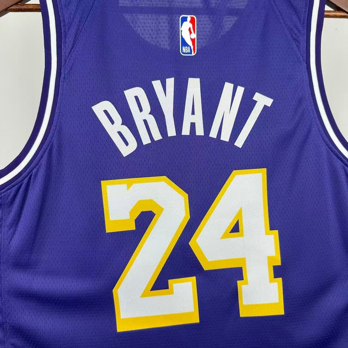 Maillot Los Angeles Lakers n° 24 – Édition spéciale – photo 9