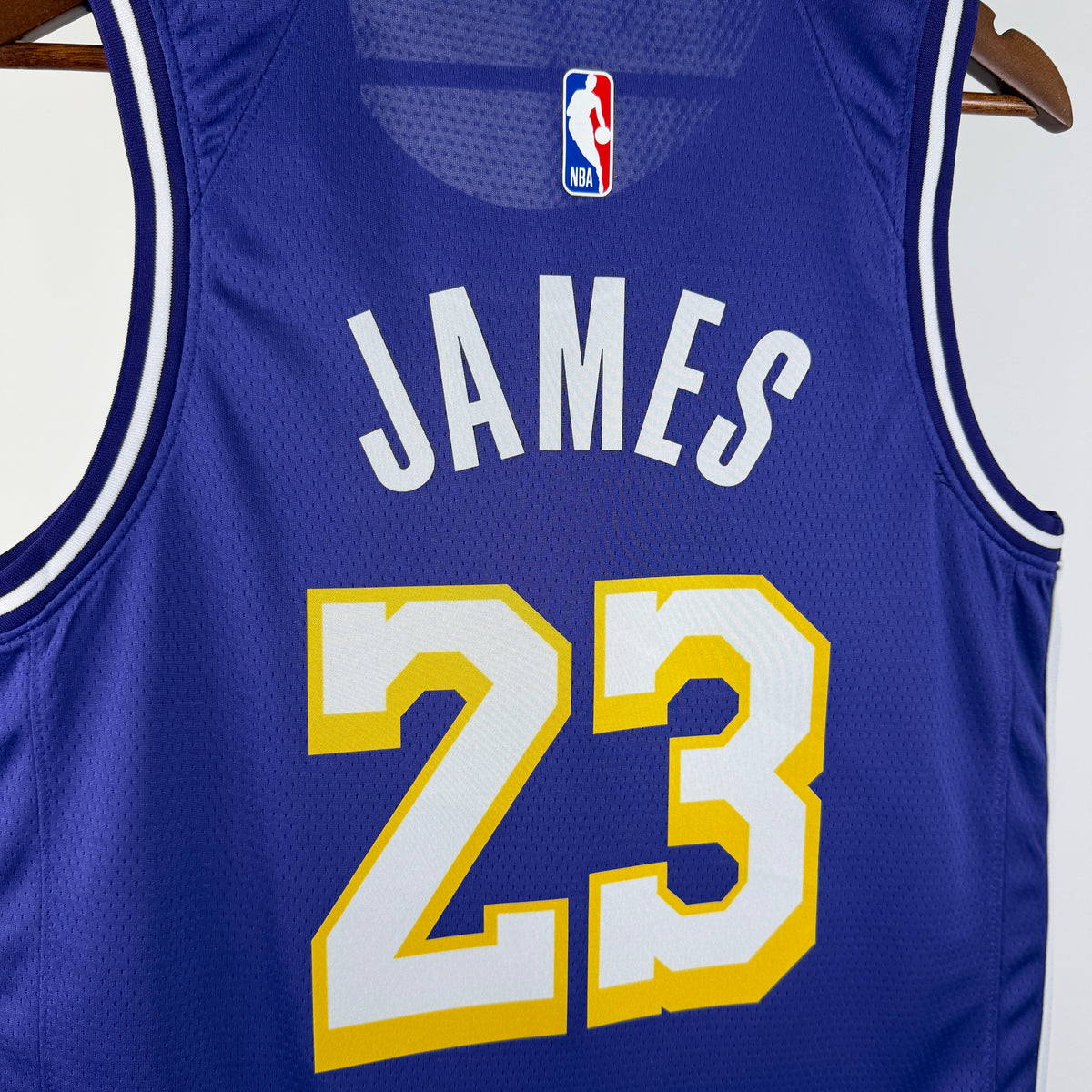 Maillot Los Angeles Lakers n° 23 – Édition spéciale – photo 5