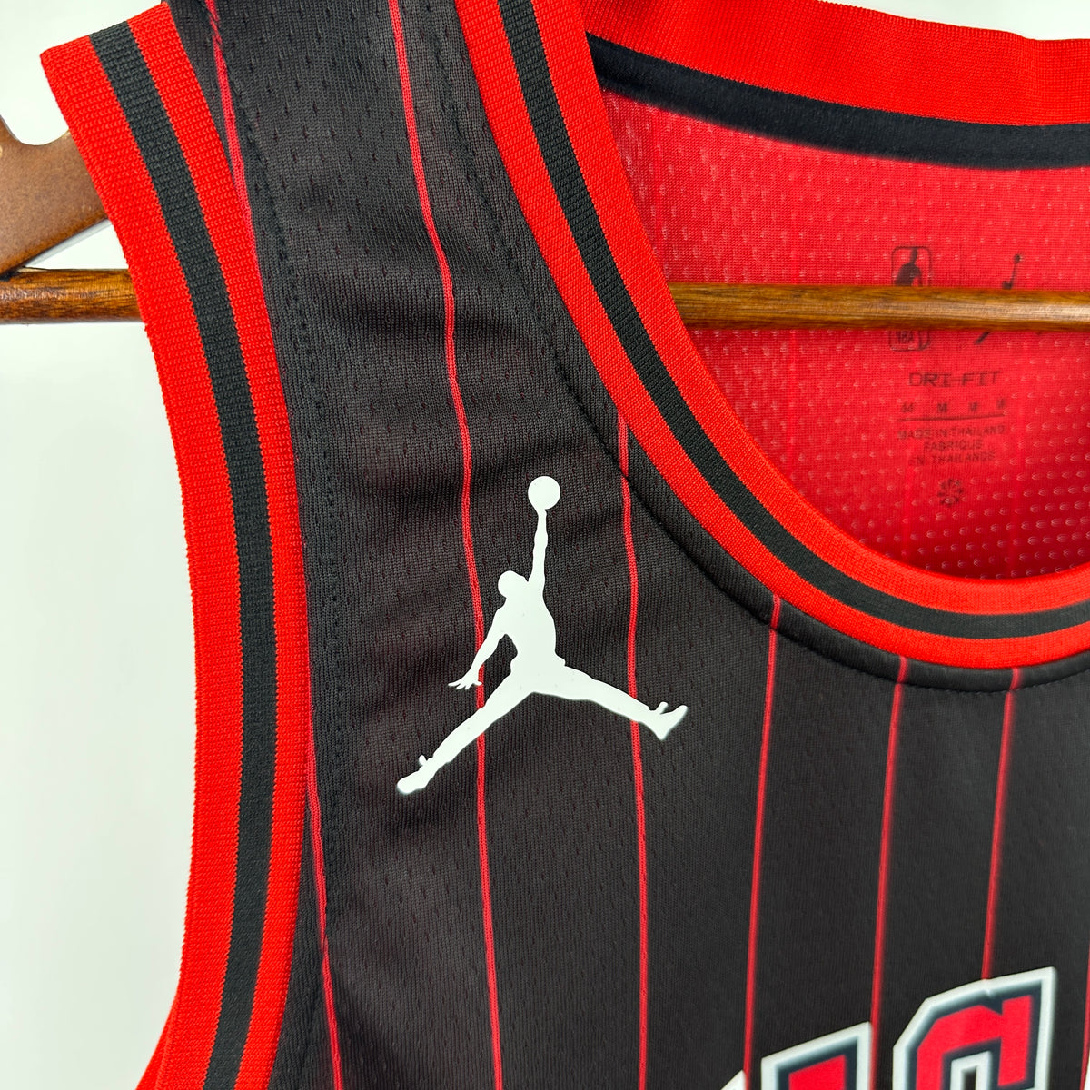 Maillot Chicago Bulls n° 11 – Édition spéciale – photo 9