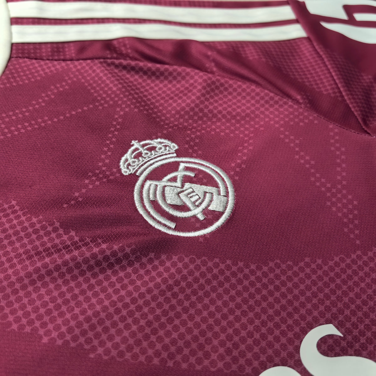 Real Madrid Fuchsia Troisième maillot 2026-2027 – photo 3