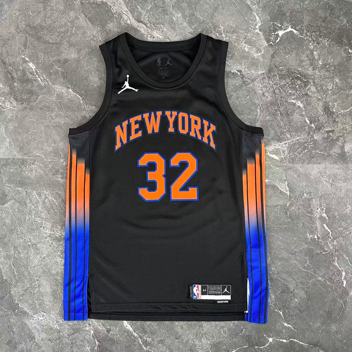 Maillot New York Knicks n° 32 – Édition spéciale – photo 11