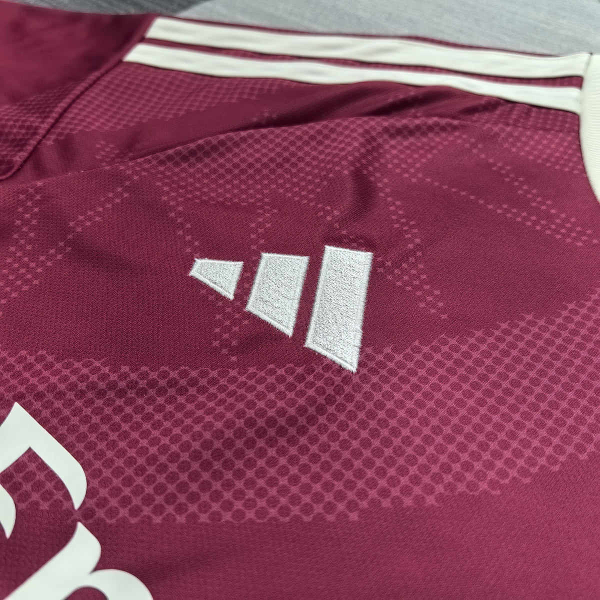 Real Madrid Fuchsia Troisième maillot 2026-2027 – photo 4