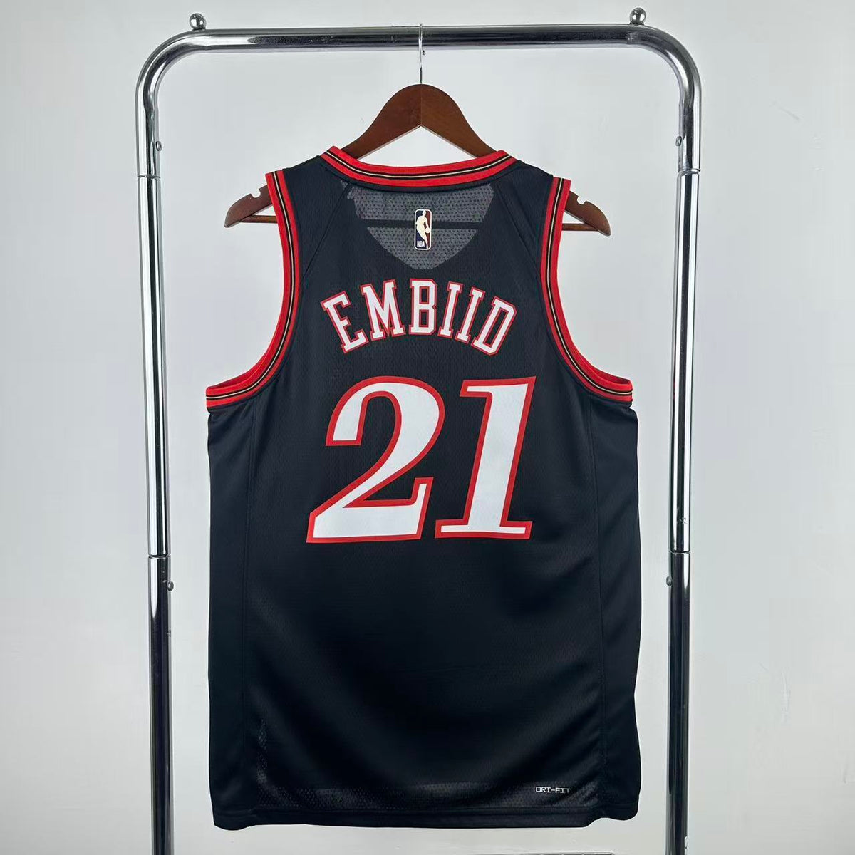 Maillot Philadelphia 76ers n° 21 – Rétro Noir – photo 2