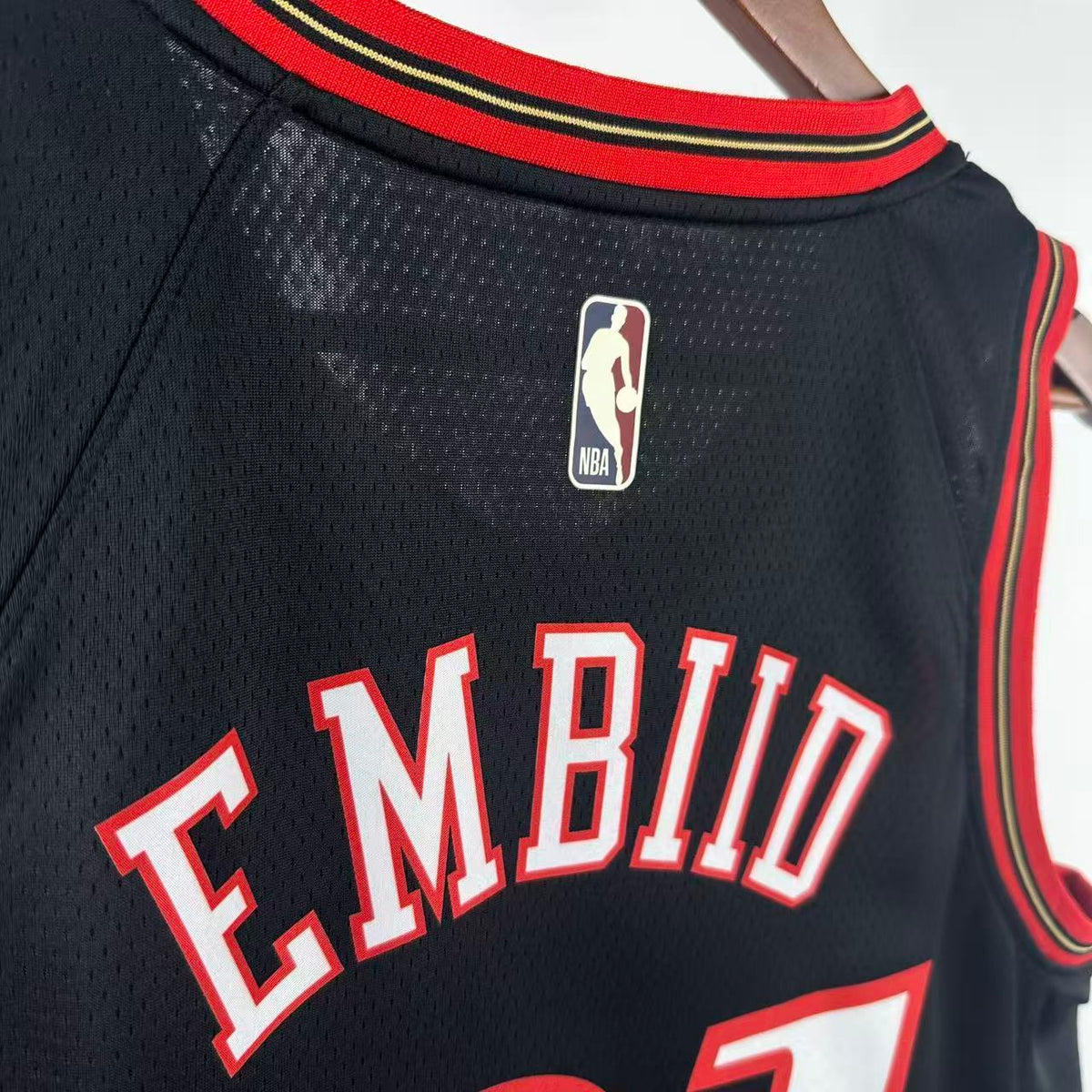 Maillot Philadelphia 76ers n° 21 – Rétro Noir – photo 9