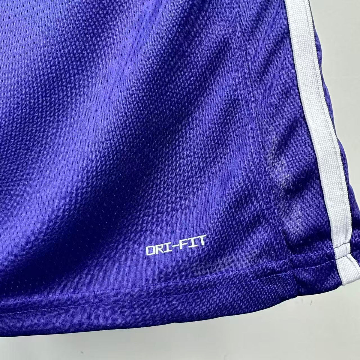 Maillot Los Angeles Lakers n° 15 – Édition spéciale – photo 4