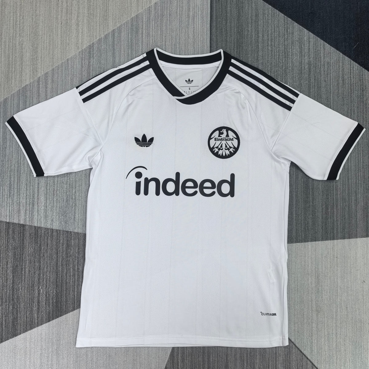 Eintracht Francfort Extérieur 2026-2027 – photo 1