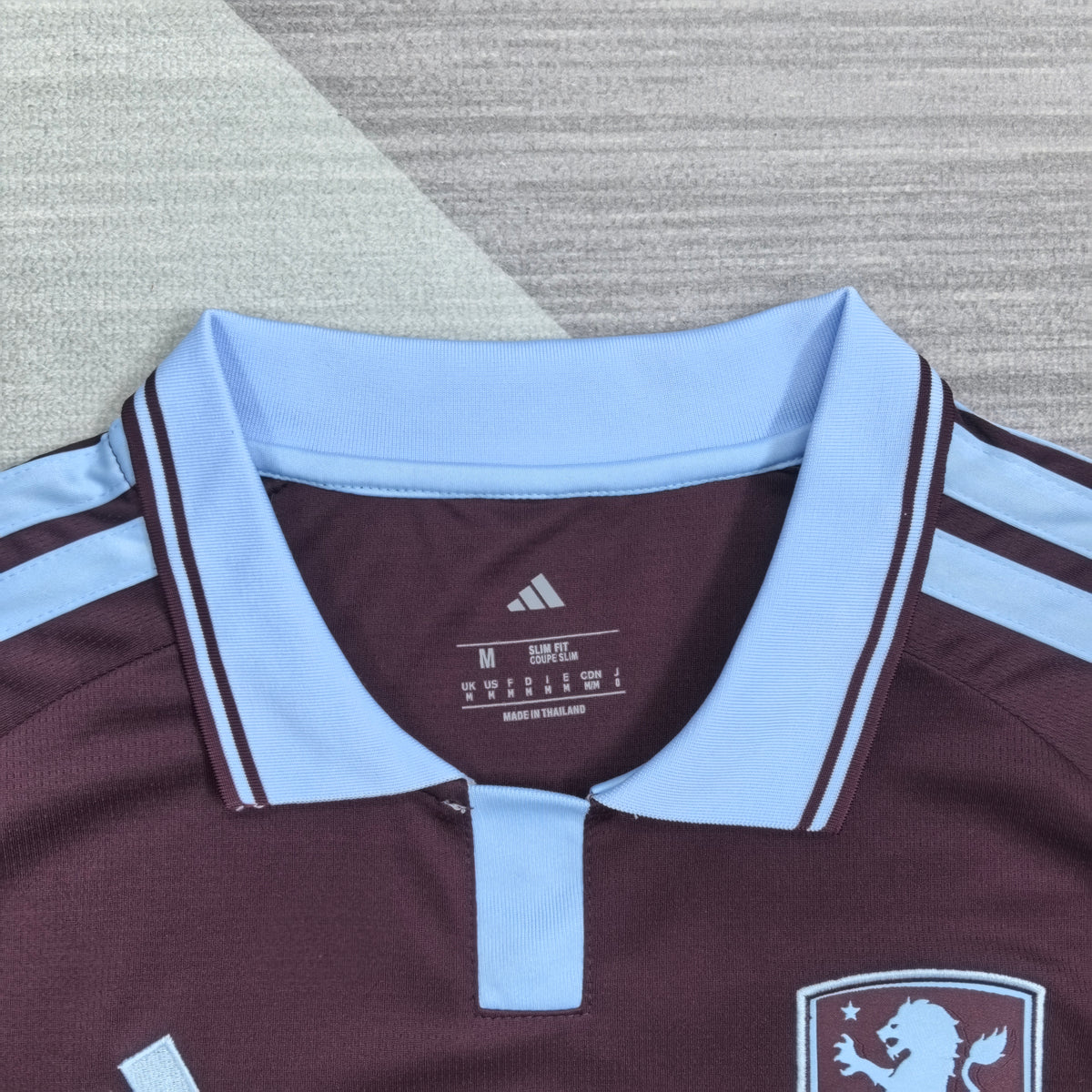 Aston Villa Domicile 2026-2027 – photo 3