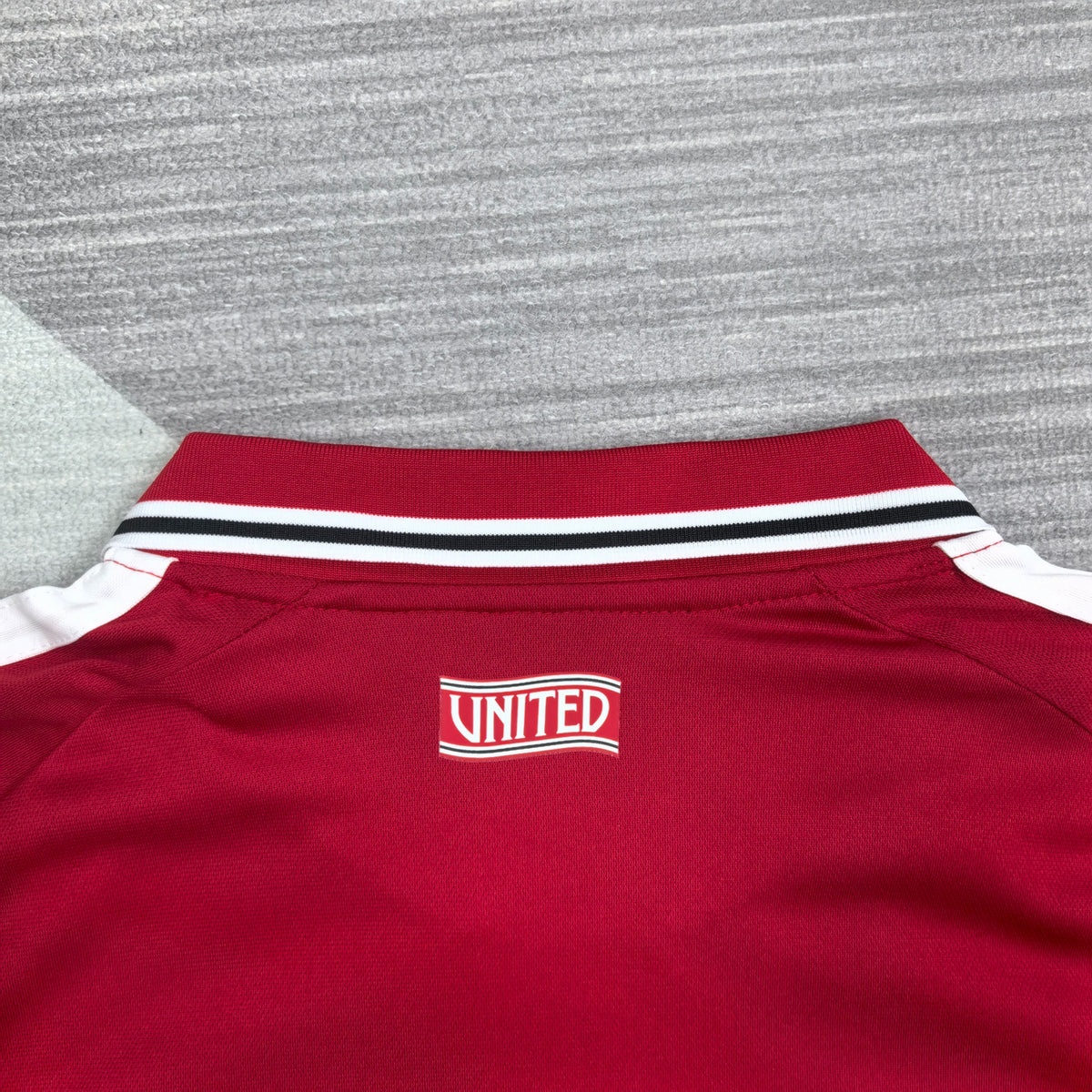 Manchester United Domicile 2026-2027 – photo 6