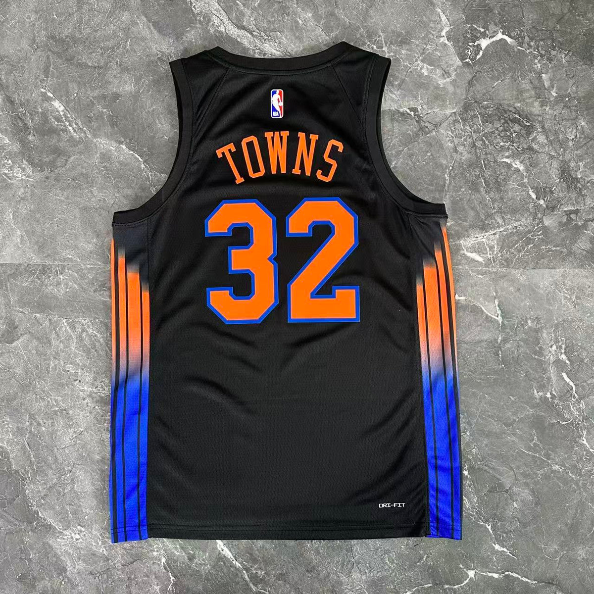 Maillot New York Knicks n° 32 – Édition spéciale – photo 12