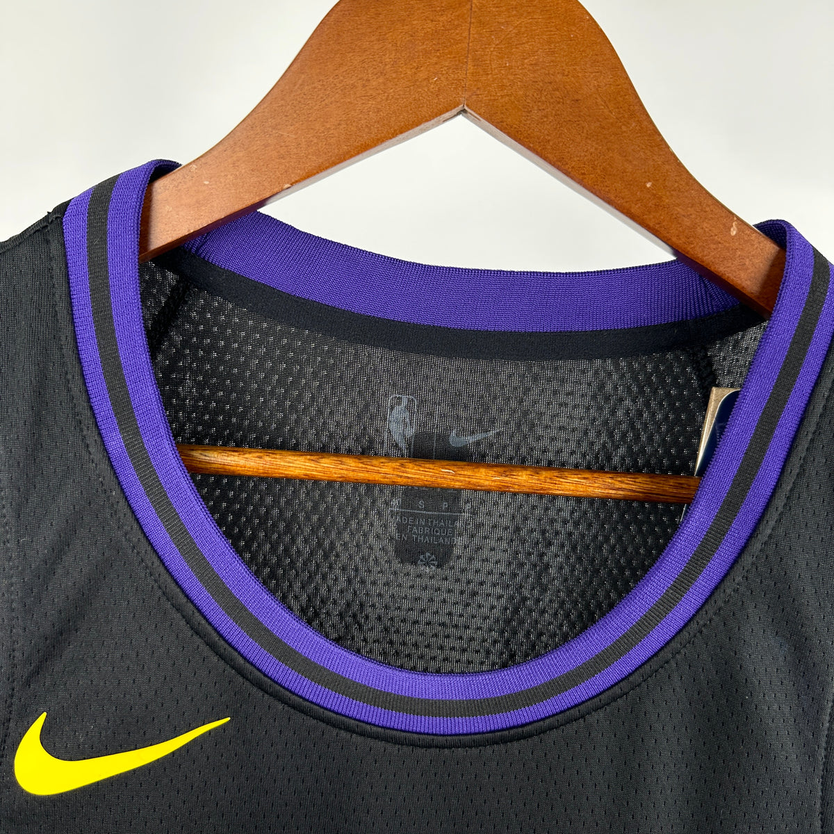 Maillot Los Angeles Lakers n° 77 – Édition Ville – photo 7