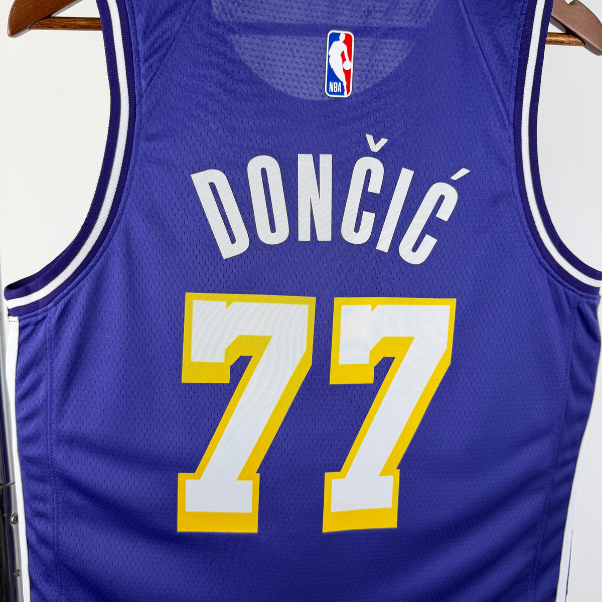 Maillot Los Angeles Lakers n° 77 – Édition spéciale – photo 5