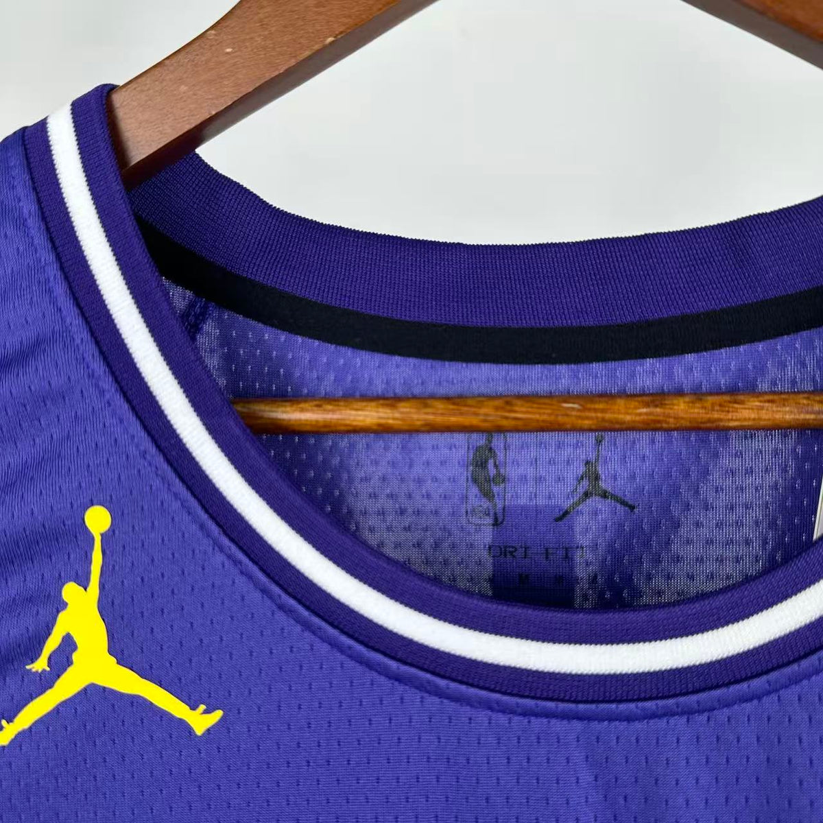 Maillot Los Angeles Lakers n° 15 – Édition spéciale – photo 6
