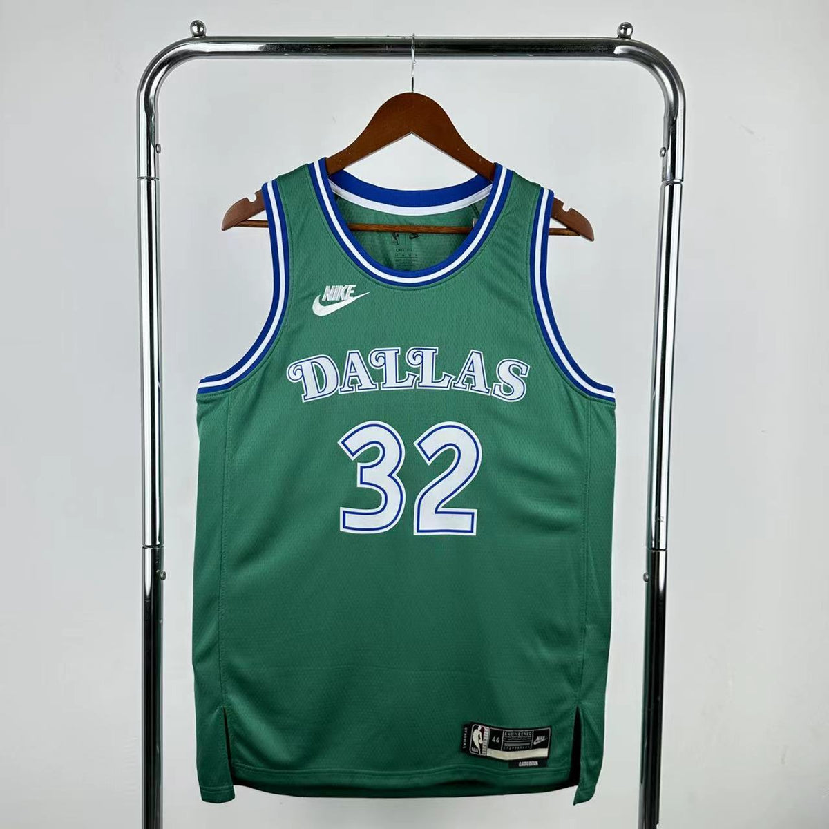Maillot Dallas Mavericks n° 32 – Rétro Vert – photo 1