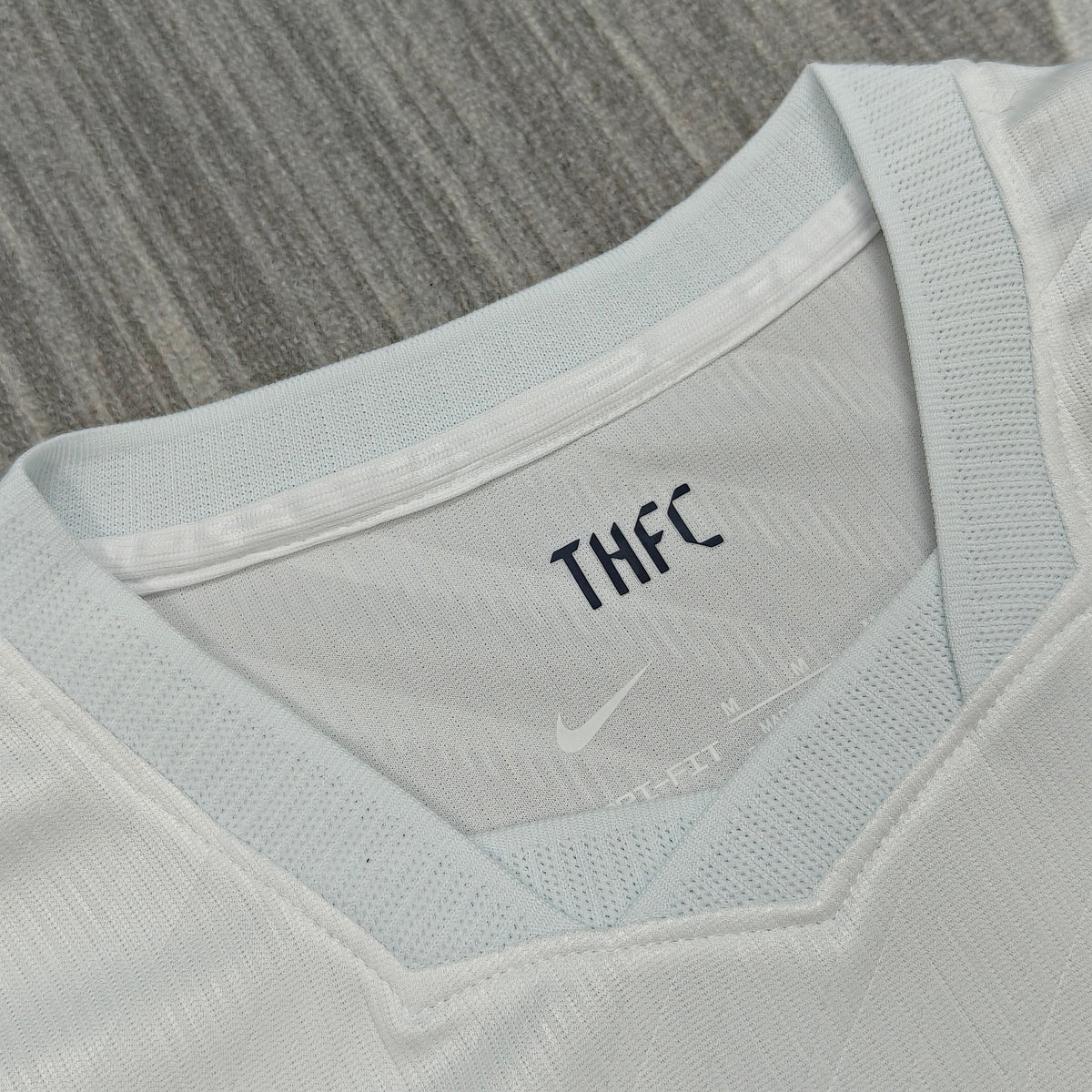 Tottenham Domicile 2026-2027 – photo 2