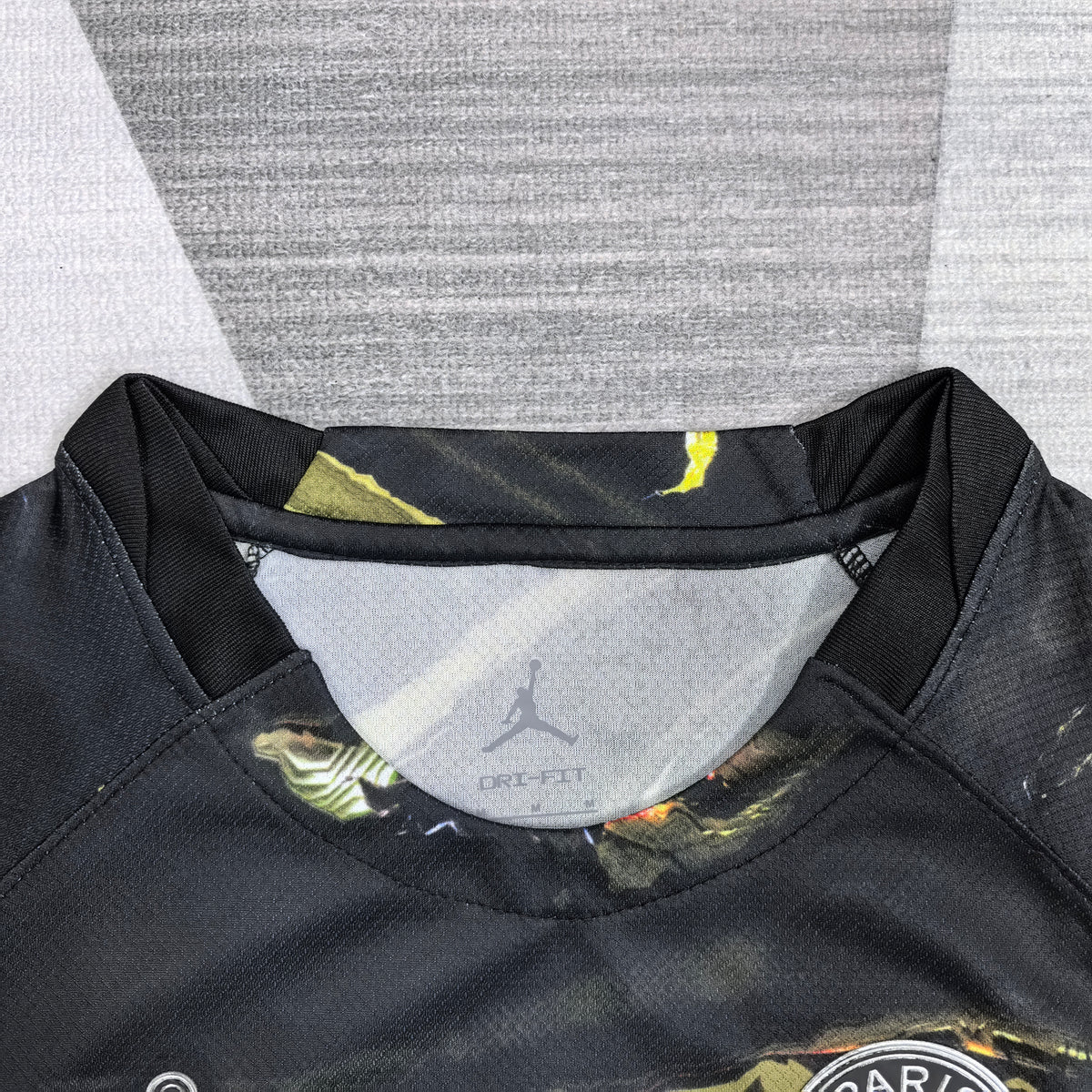 Paris Saint-Germain Cinquième maillot 2026-2027 – photo 3