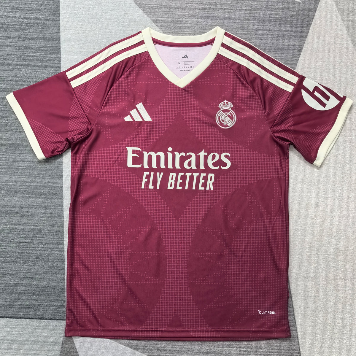 Real Madrid Fuchsia Troisième maillot 2026-2027 – photo 1