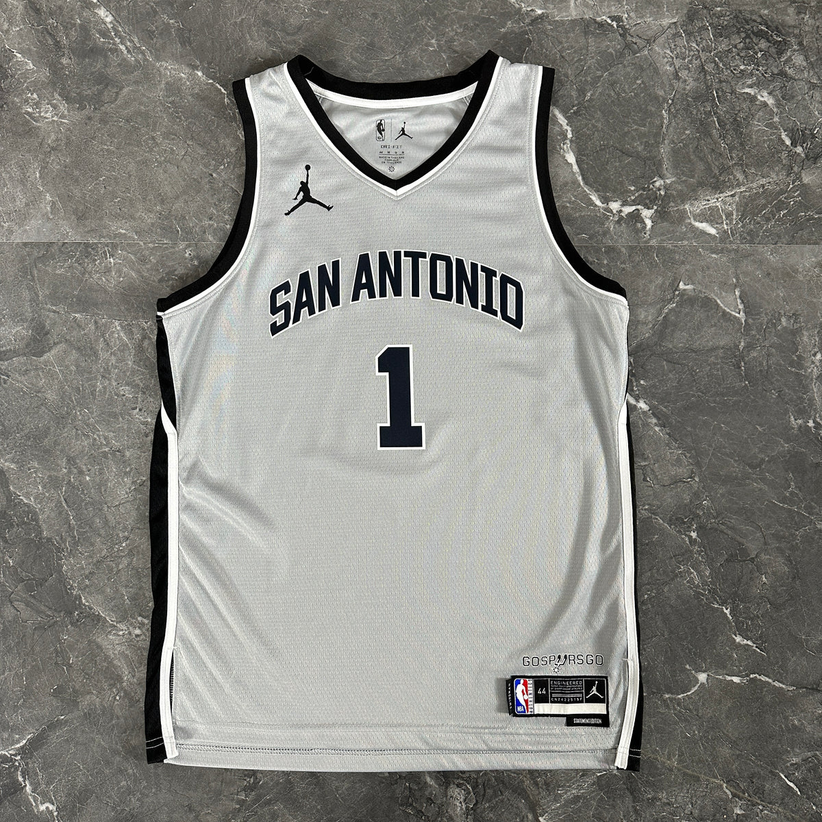 Maillot San Antonio Spurs n° 1 – Édition spéciale Gris – photo 11