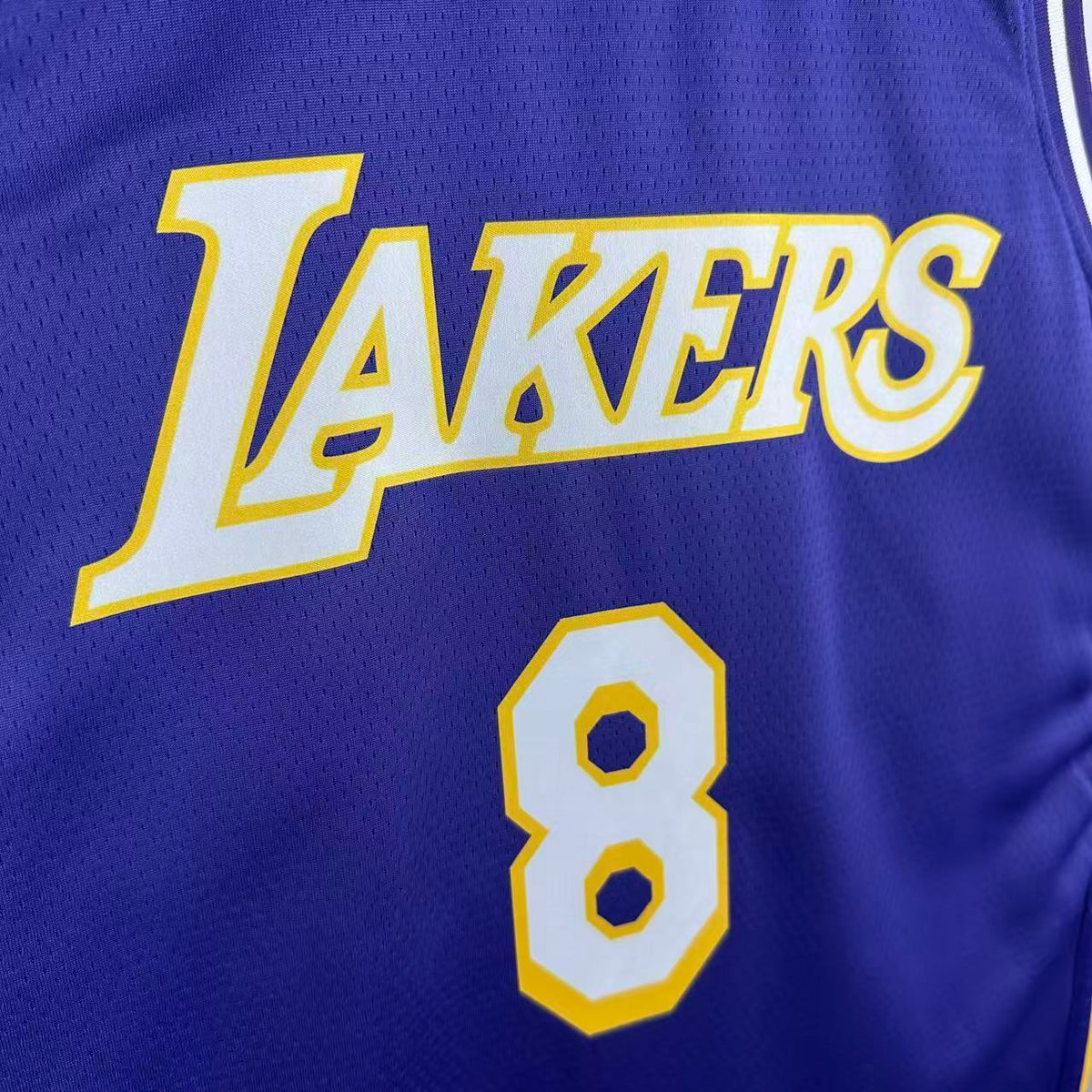 Maillot Los Angeles Lakers n° 8 – Édition spéciale – photo 3