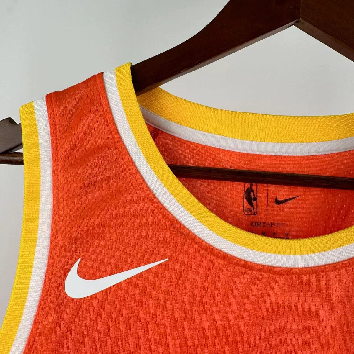 Maillot Cleveland Cavaliers n° 45 – Édition Ville – photo 5
