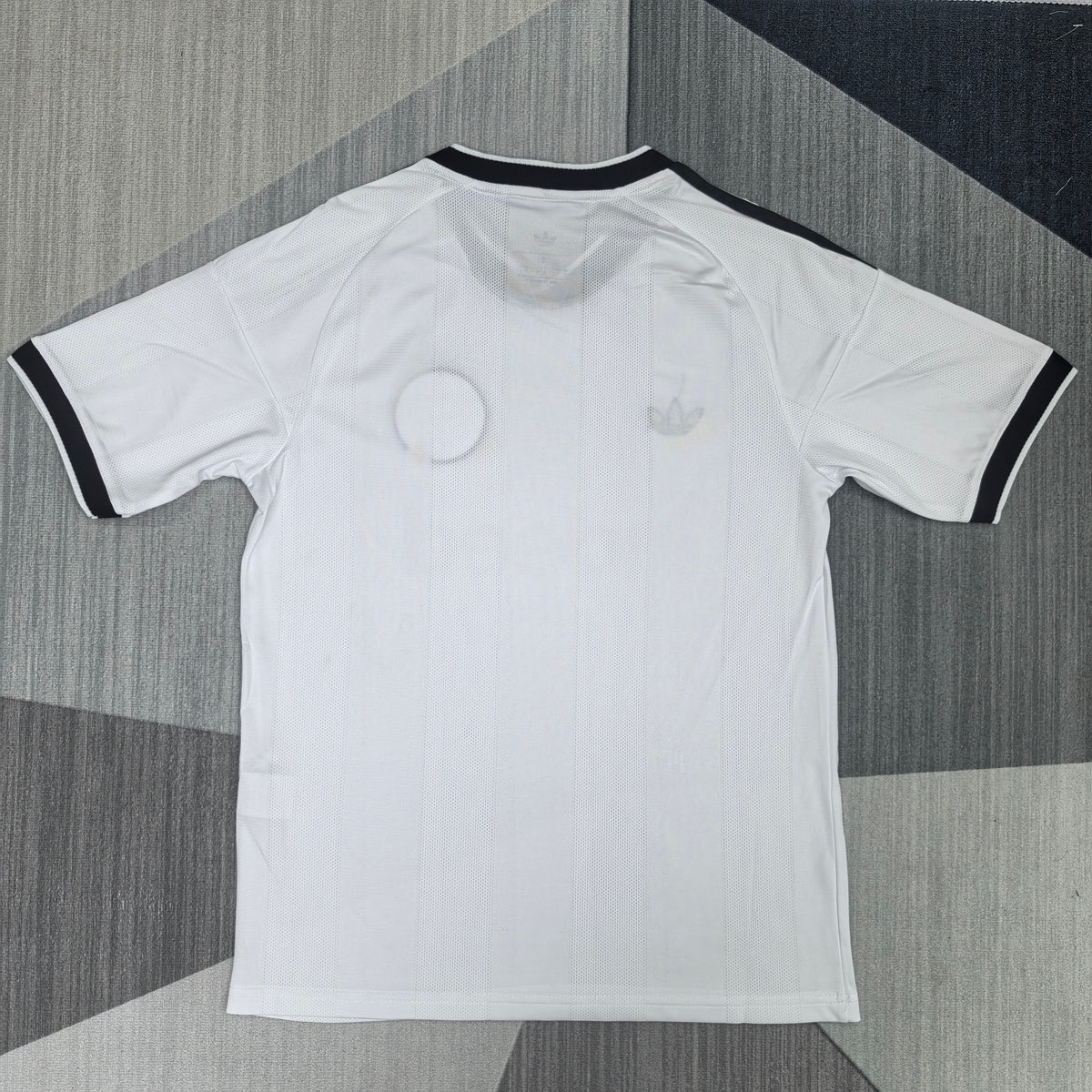 Eintracht Francfort Extérieur 2026-2027 – photo 2