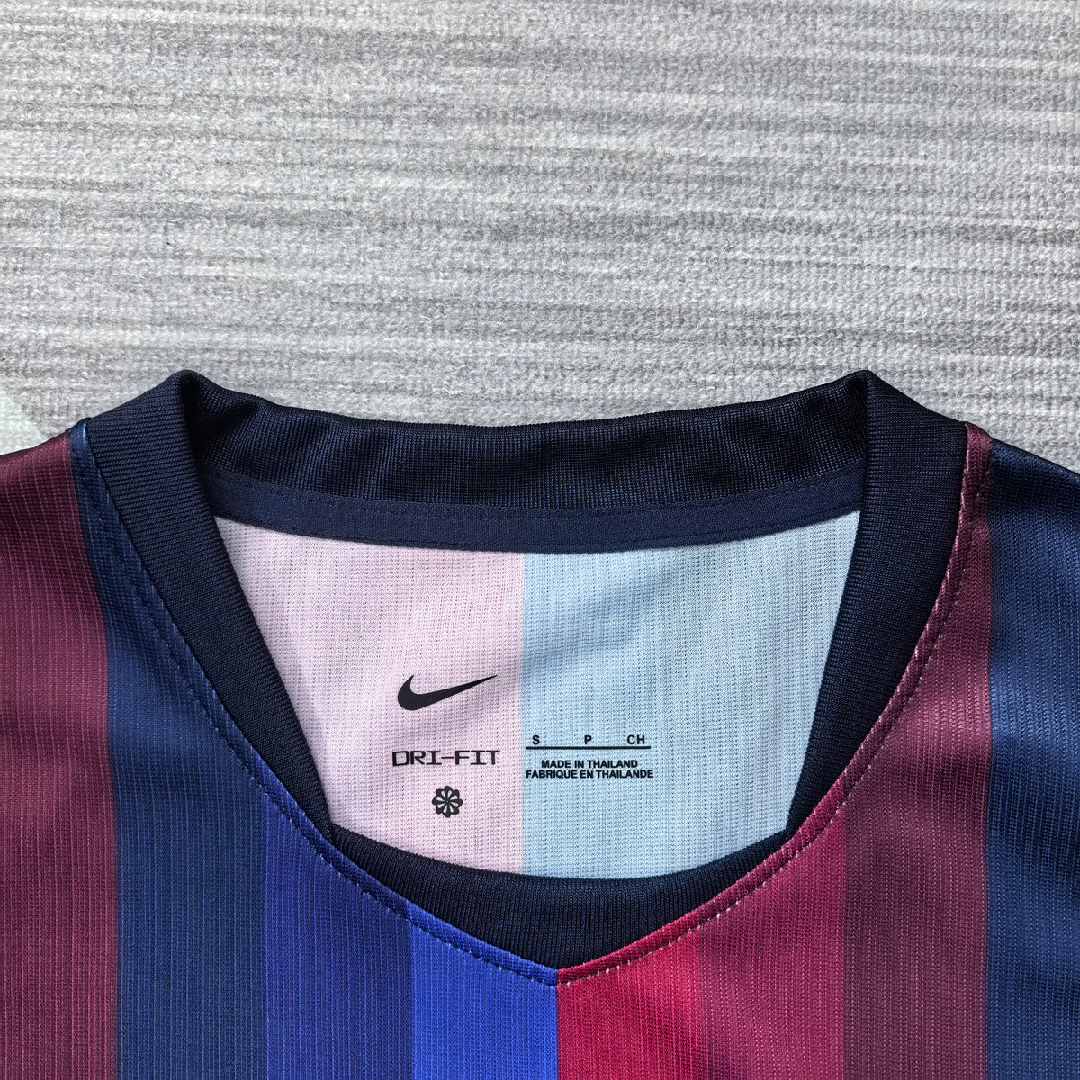 FC Barcelone Domicile 2026-2027 – Modèle 237674165 – photo 3