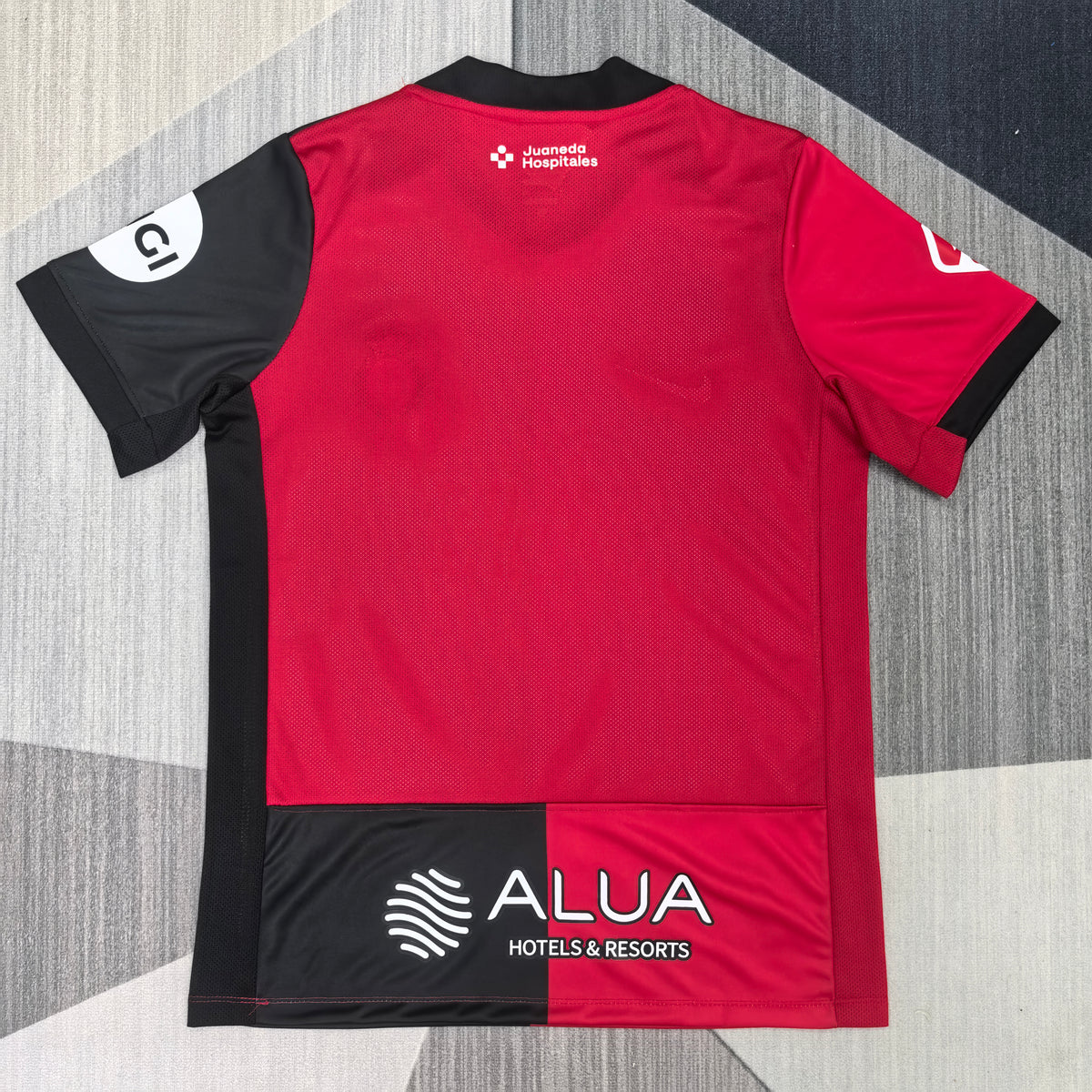 RCD Majorque Rouge et noir Domicile 2026 – photo 2