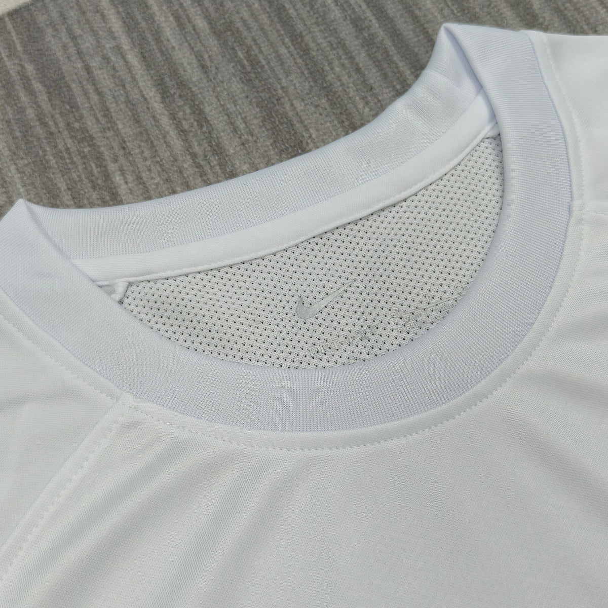 Paris Saint-Germain Collaboration Blanc et bleu 2026-2027 – photo 2