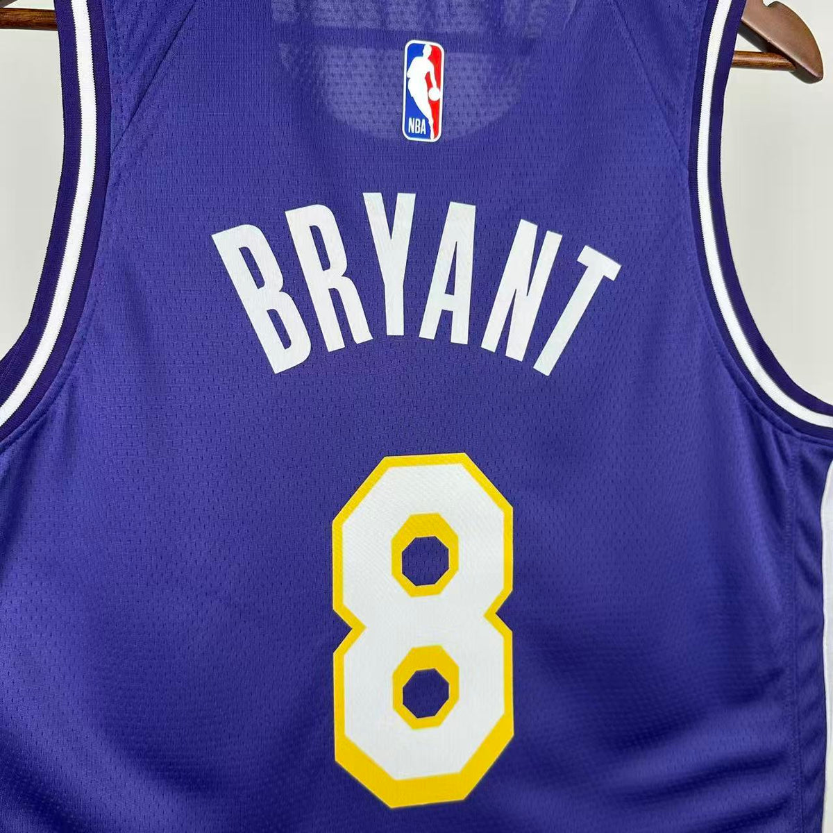 Maillot Los Angeles Lakers n° 8 – Édition spéciale – photo 8