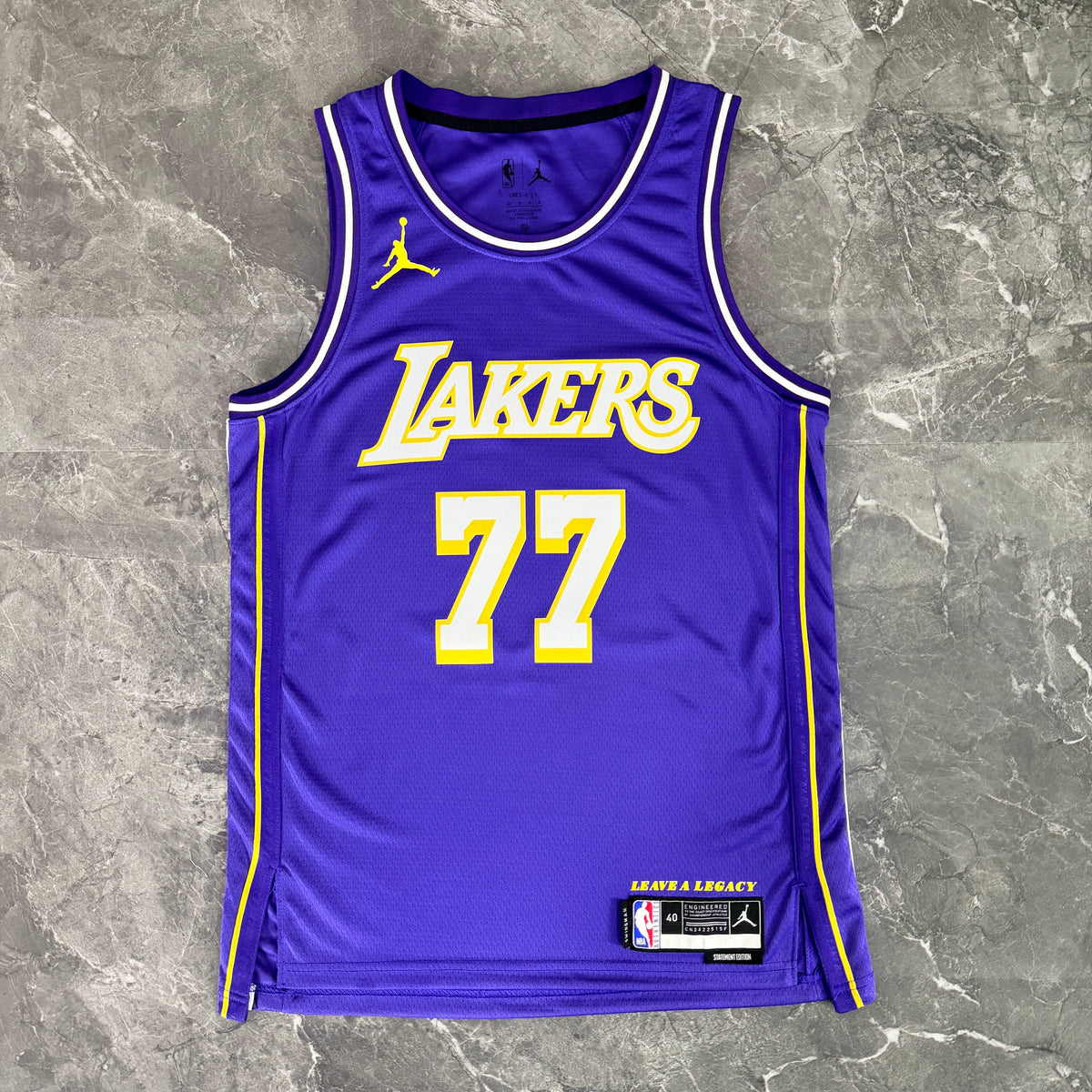 Maillot Los Angeles Lakers n° 77 – Édition spéciale – photo 10