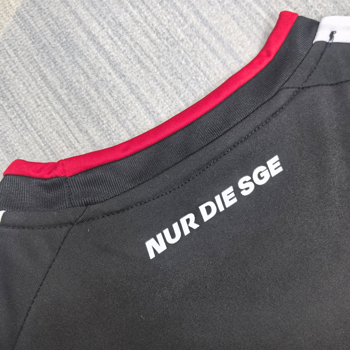 Eintracht Francfort Domicile 2026-2027 – photo 2
